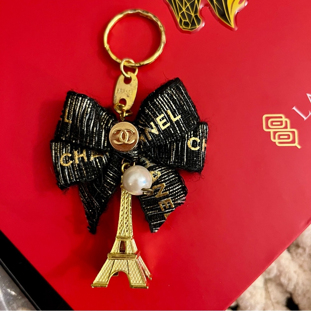 CHANEL Red and Gold Gift Wrapping Ribbon 2 Yards - Picture 2 of 6